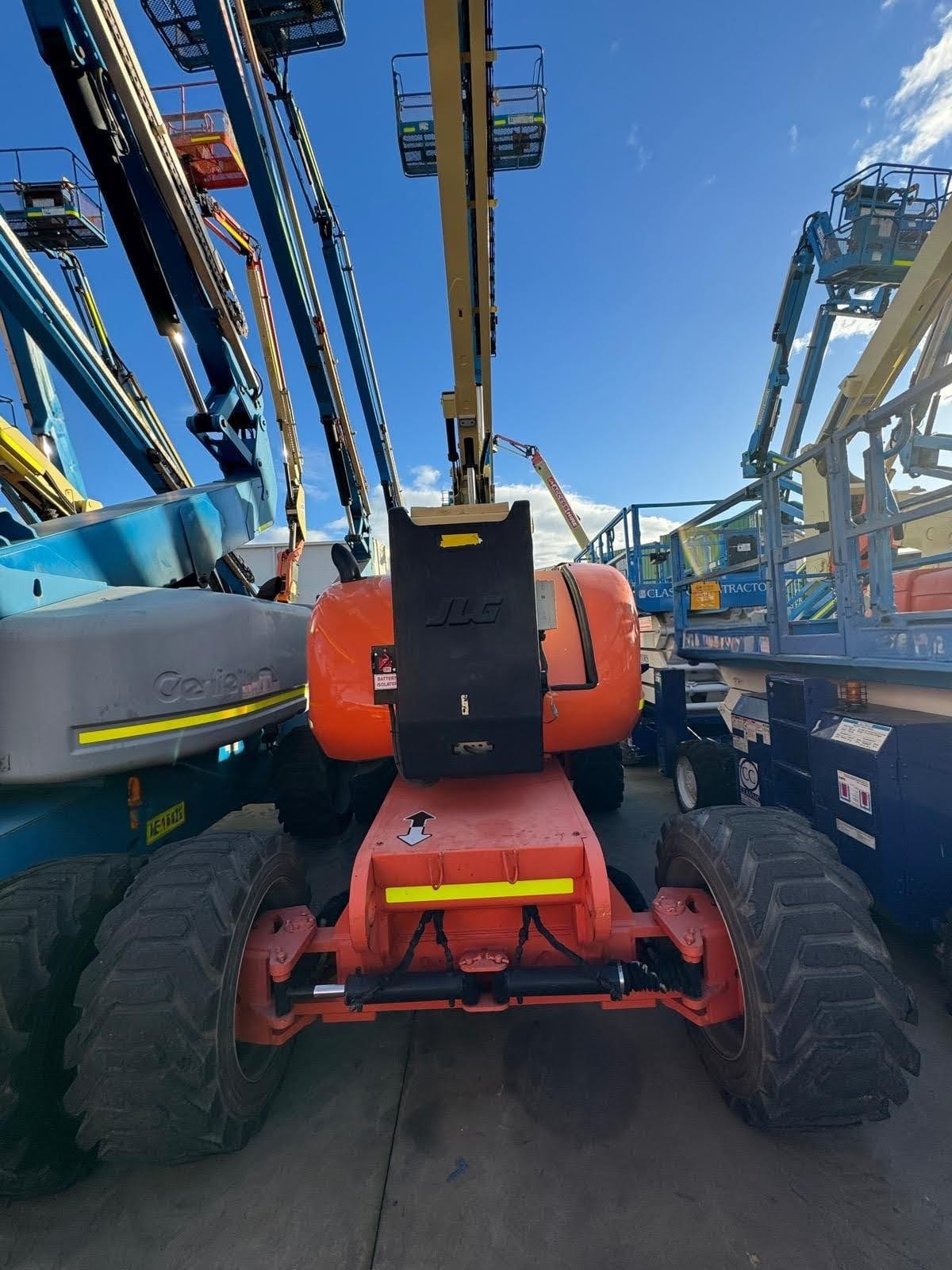 Sold - Scissor Lift - View 3